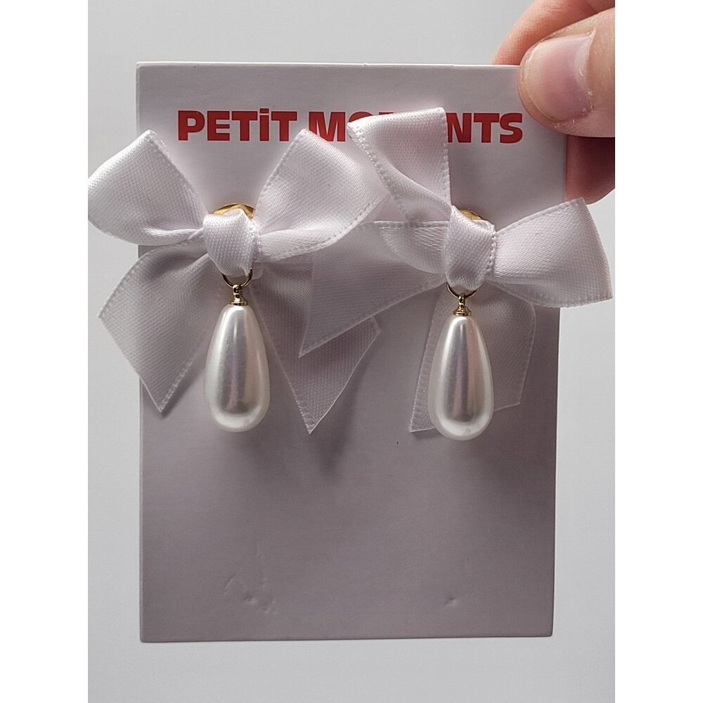 petit moments Bow Drop Pearl Earrings In White NWT Revolve - Picture 6 of 6